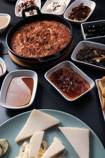 zengin ve leziz Türk Kahvaltı