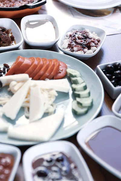 zengin ve leziz Türk Kahvaltı