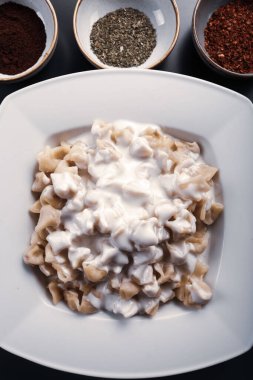 Türk mantı manlama plaka üzerinde