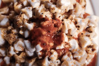 Türk mantı manlama plaka üzerinde