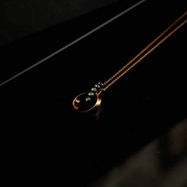 Elmas Mücevherler ve Moda Mücevherleri