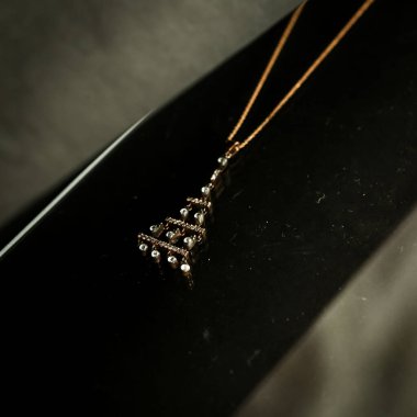 Elmas Mücevherler ve Moda Mücevherleri