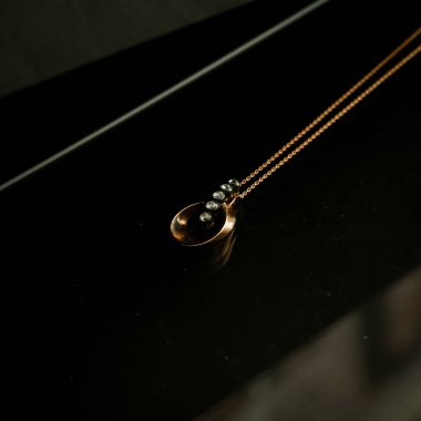 Elmas Mücevherler ve Moda Mücevherleri