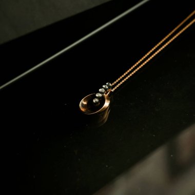 Elmas Mücevherler ve Moda Mücevherleri