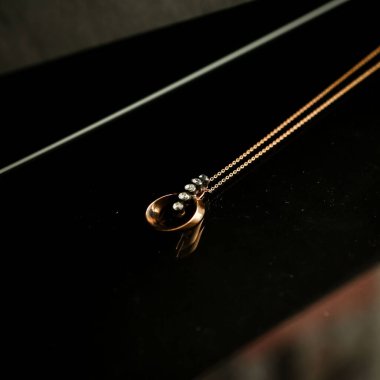 Elmas Mücevherler ve Moda Mücevherleri