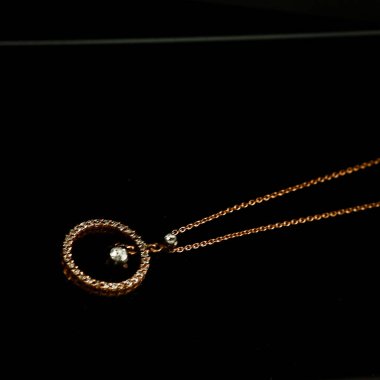 Elmas Mücevherler ve Moda Mücevherleri