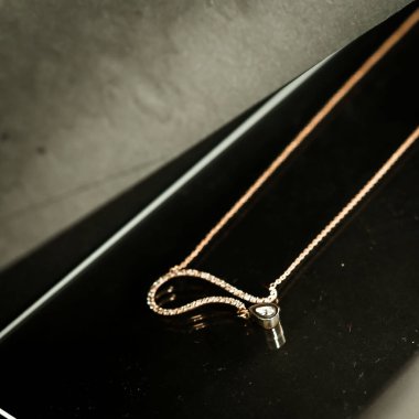 Elmas Mücevherler ve Moda Mücevherleri