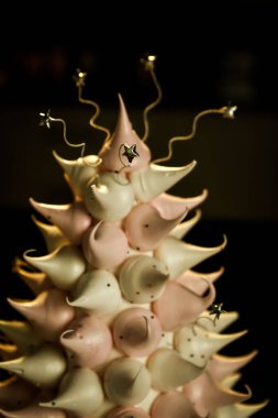 Masada lezzetli bir pasta var.