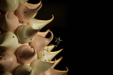 Masada lezzetli bir pasta var.