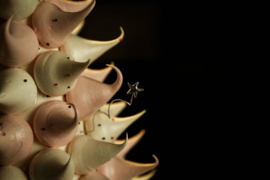 Masada lezzetli bir pasta var.