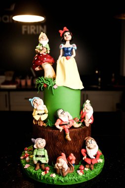 Masada lezzetli bir pasta var.