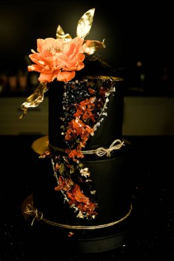 Masada lezzetli bir pasta var.