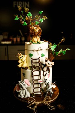 Masada lezzetli bir pasta var.