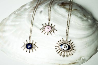 Elmas Mücevherler ve Moda Mücevherleri