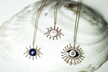 Elmas Mücevherler ve Moda Mücevherleri