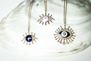 Elmas Mücevherler ve Moda Mücevherleri