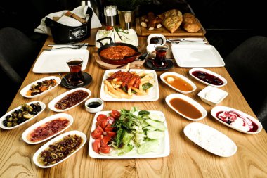 zengin ve leziz Türk Kahvaltı