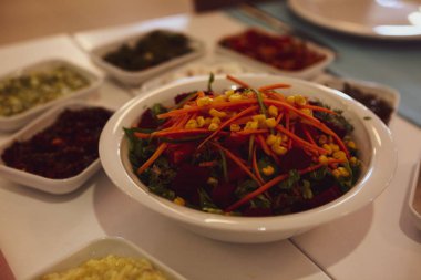 Geleneksel Türk ve Yunan yemek meze masası