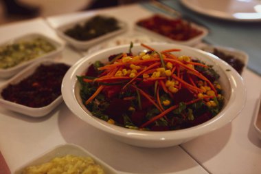 Geleneksel Türk ve Yunan yemek meze masası