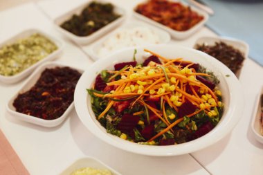 Geleneksel Türk ve Yunan yemek meze masası