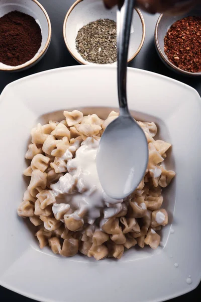 Türk mantı manlama plaka üzerinde