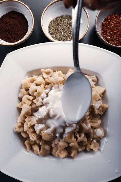 Türk mantı manlama plaka üzerinde