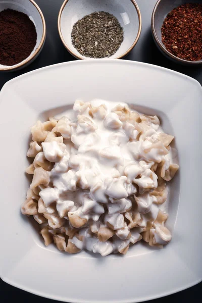 Türk mantı manlama plaka üzerinde