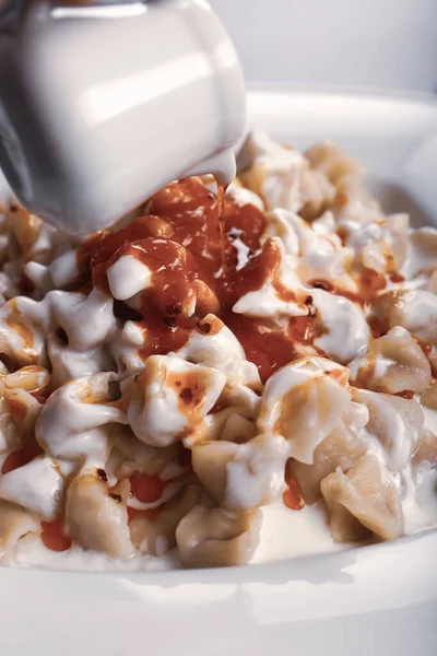 Türk mantı manlama plaka üzerinde