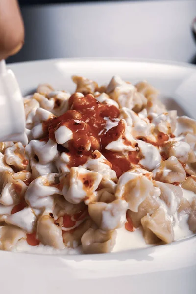 Türk mantı manlama plaka üzerinde