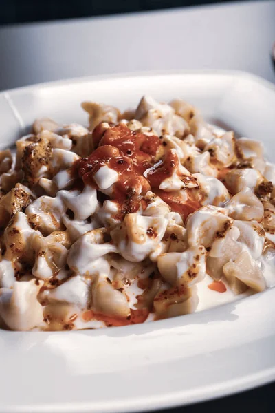 Türk mantı manlama plaka üzerinde