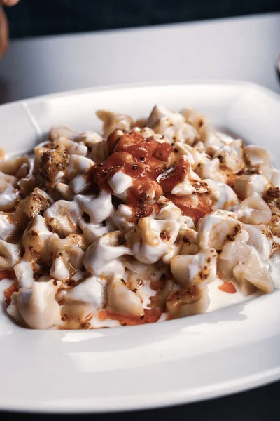 Türk mantı manlama plaka üzerinde