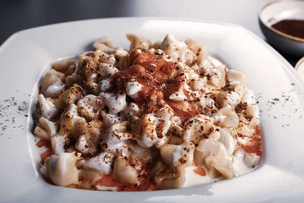 Türk mantı manlama plaka üzerinde