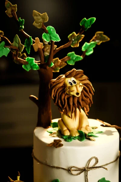 Masada lezzetli bir pasta var.