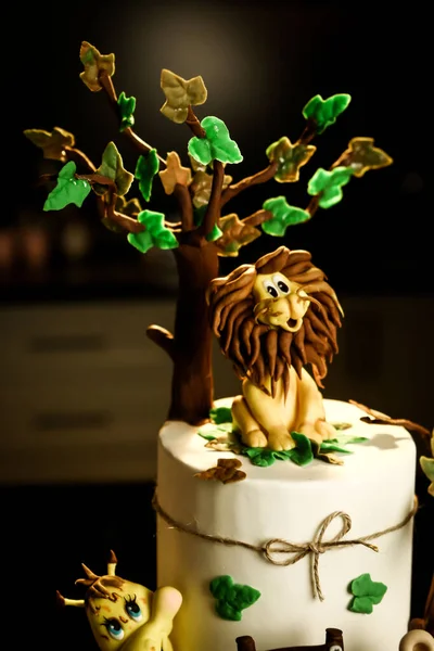 Masada lezzetli bir pasta var.