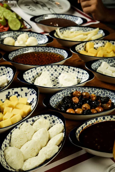 zengin ve leziz Türk Kahvaltı