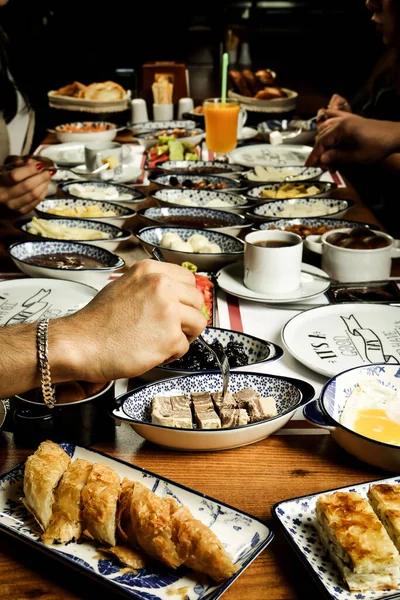 zengin ve leziz Türk Kahvaltı