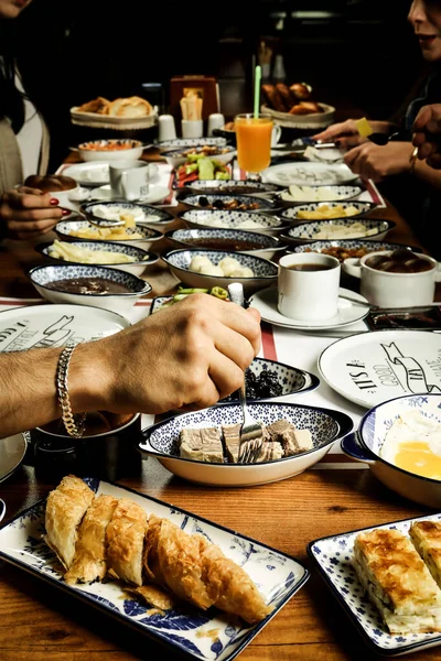 zengin ve leziz Türk Kahvaltı