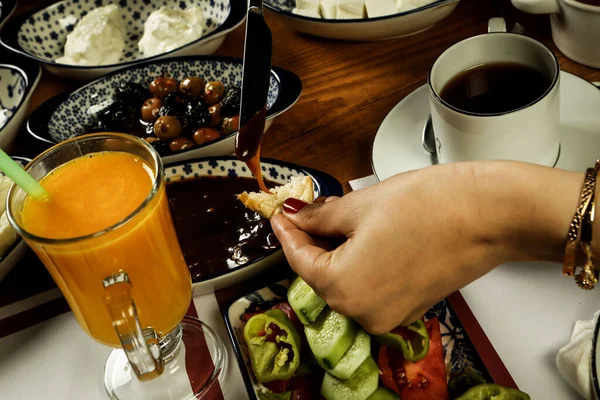 zengin ve leziz Türk Kahvaltı