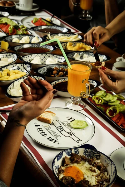 zengin ve leziz Türk Kahvaltı