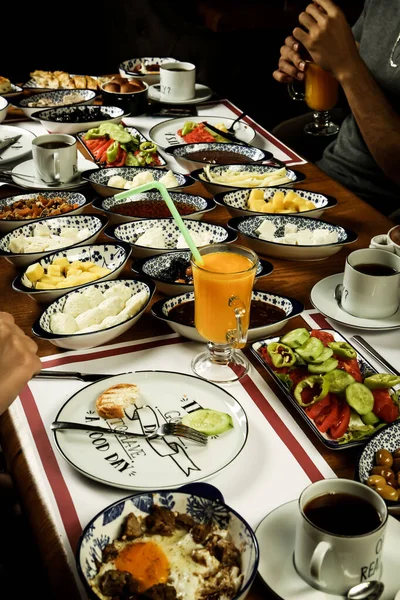 zengin ve leziz Türk Kahvaltı