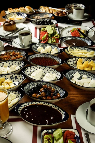 zengin ve leziz Türk Kahvaltı