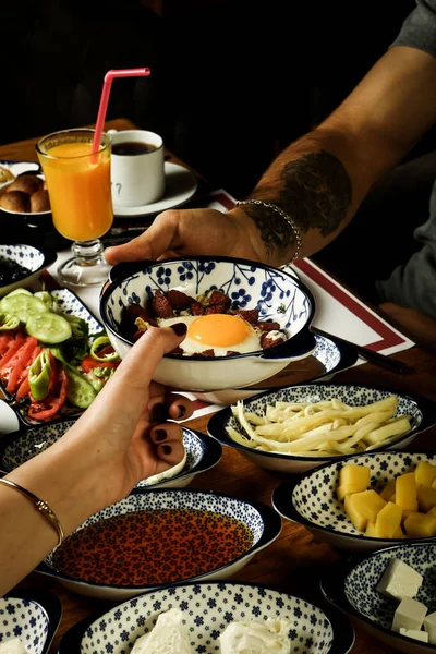 Reichhaltiges Und Köstliches Türkisches Frühstück — Stockfoto