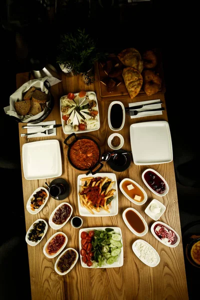 zengin ve leziz Türk Kahvaltı