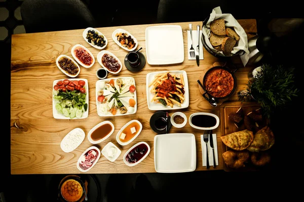 zengin ve leziz Türk Kahvaltı