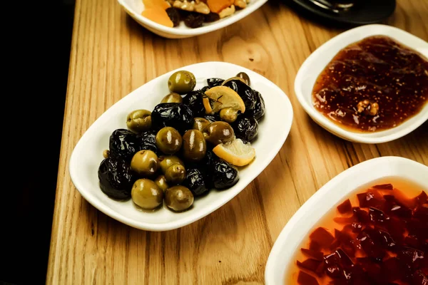 zengin ve leziz Türk Kahvaltı