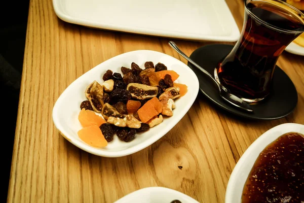 zengin ve leziz Türk Kahvaltı