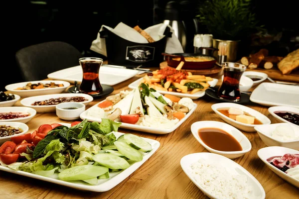 zengin ve leziz Türk Kahvaltı