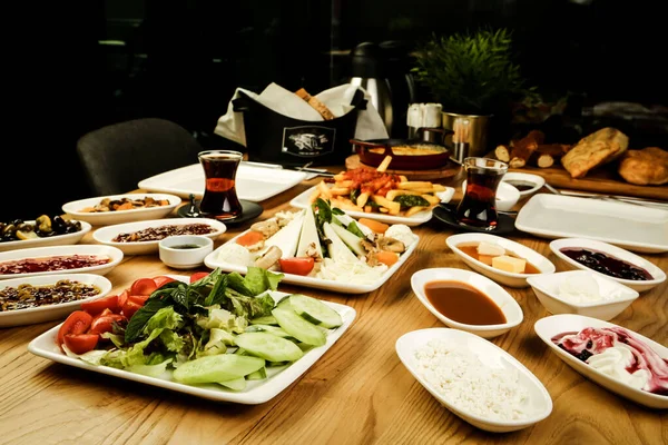 zengin ve leziz Türk Kahvaltı