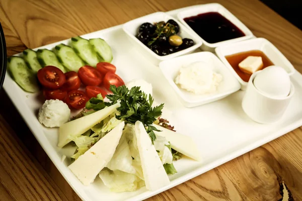 zengin ve leziz Türk Kahvaltı