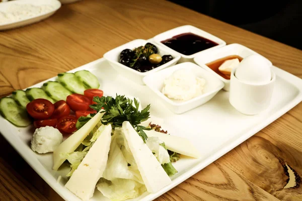 zengin ve leziz Türk Kahvaltı